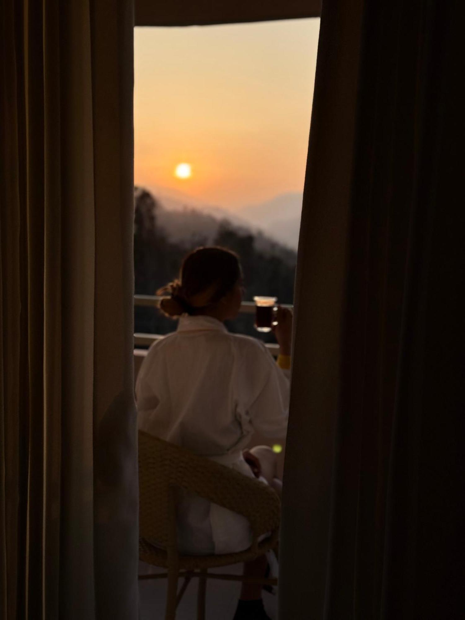 Nazaara -Thhpsociety - Mukteshwar - Witness The View From Your Bed Exterior photo